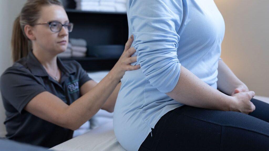 Traitement d'ostéopathie pour soulager la sciatalgie